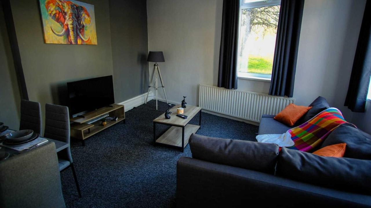 Large Ground Floor Apartment - South Shields - 3 Minutes From South Tyneside Hospital, 8 Minutes From Beach Buitenkant foto