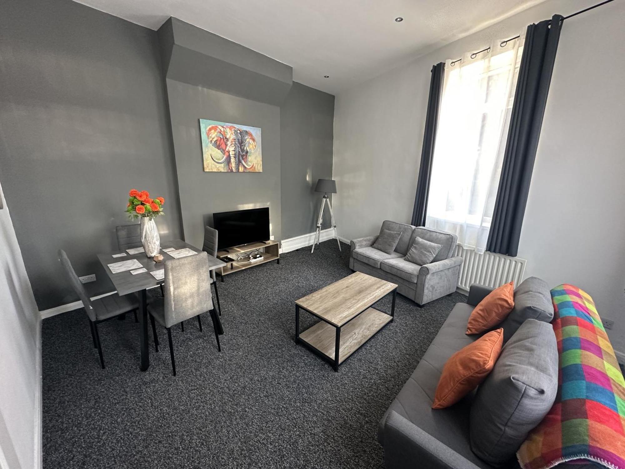 Large Ground Floor Apartment - South Shields - 3 Minutes From South Tyneside Hospital, 8 Minutes From Beach Buitenkant foto